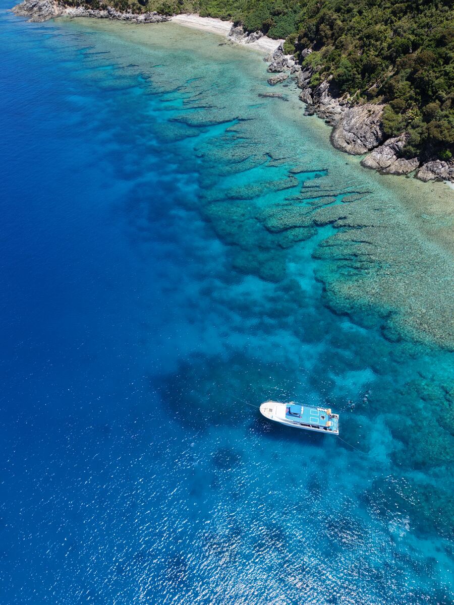 慶良間海域空拍與潛水船